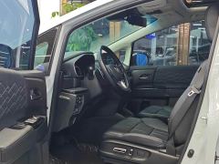Honda Odyssey 2.0L e:HEV Luxury - фото 2