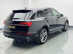 Audi Q7 55 TFSI quattro S line Sport - фото 5