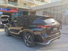 Toyota Crown Venza 2.5L HEV AWD Luxury - ფოტო 10