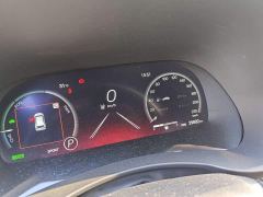 Toyota Crown Venza 2.5L HEV AWD Luxury - ფოტო 5