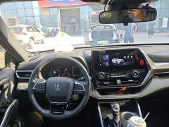 Toyota Crown Venza 2.5L HEV AWD Luxury - ფოტო 7