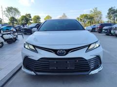Toyota Camry Hybrid Luxury - фото 2