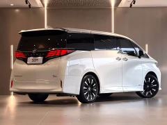 Toyota Alphard Hybrid 2.5L Premium Edition - фото 8