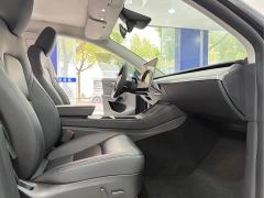 Tesla Model Y Rear-Wheel Drive - ფოტო 13
