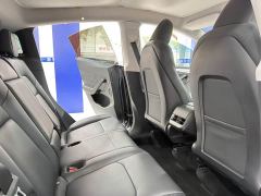 Tesla Model Y Rear-Wheel Drive - ფოტო 14