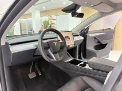Tesla Model Y Rear-Wheel Drive - ფოტო 4