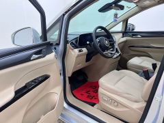 Buick GL8 New Energy Lusang Respect Edition - фото 13