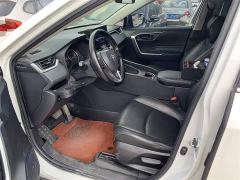 Toyota RAV4 2.0L CVT FWD Urban Edition - фото 4