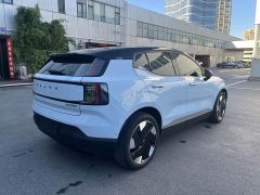 Volvo EX30 Rear-Wheel Drive Extended Range Ultra - фото 8