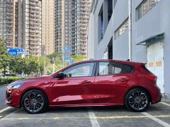 Ford Focus Hatchback EcoBoost 180 Automatic ST Line - фото 15