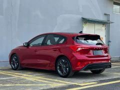 Ford Focus Hatchback EcoBoost 180 Automatic ST Line - фото 4