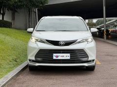 Toyota Sienna 2.5L Hybrid AWD Premium - photo 2