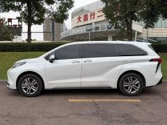 Toyota Sienna 2.5L Hybrid AWD Premium - photo 3