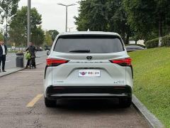 Toyota Sienna 2.5L Hybrid AWD Premium - photo 5