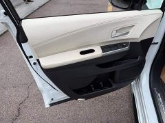 Toyota Sienna 2.5L Hybrid AWD Premium - photo 6