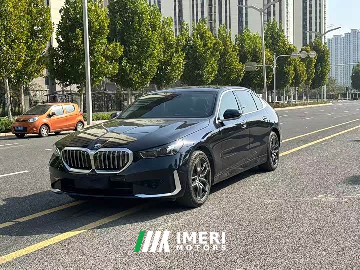 BMW 5 Series 530Li Premier Luxury Package - ავტომობილი ჩინეთიდან