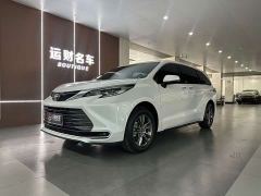 Toyota Sienna 2.5L Hybrid AWD Premium Edition - photo 1