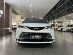 Toyota Sienna 2.5L Hybrid AWD Premium Edition - photo 2