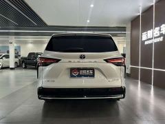 Toyota Sienna 2.5L Hybrid AWD Premium Edition - photo 8