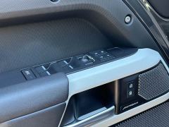 Land Rover Defender 110 3.0T P400 Dark Edition - фото 9