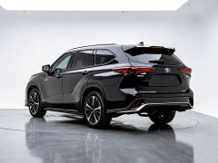 Toyota Crown Venza 2.5L HEV AWD Premium - фото 5