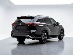 Toyota Crown Venza 2.5L HEV AWD Premium - фото 7