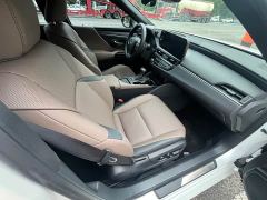 Lexus ES 300h Excellence Edition - фото 13
