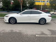 Lexus ES 300h Excellence Edition - фото 16