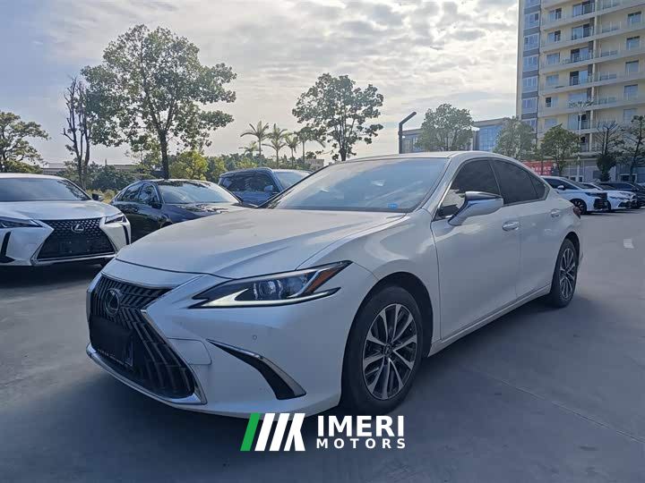 Lexus ES 200 Luxury - ავტომობილი ჩინეთიდან