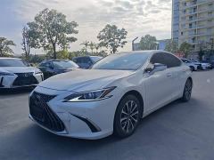 Lexus ES 200 Luxury - ფოტო 1