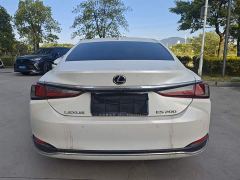 Lexus ES 200 Luxury - ფოტო 4