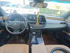Lexus ES 200 Luxury - ფოტო 9