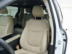 Toyota Sienna 2.5L Hybrid Luxury - photo 13
