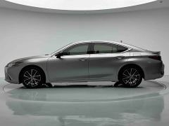 Lexus ES 300h Premium Edition - ფოტო 3
