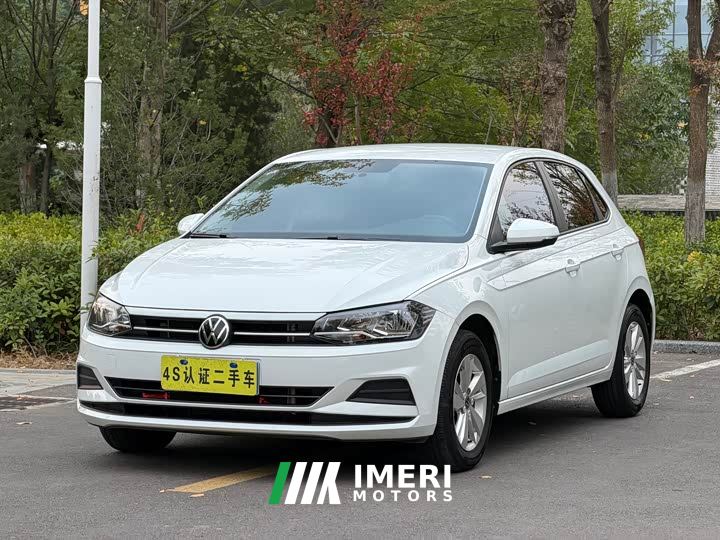 Volkswagen Polo Plus 1.5L Automatic Passion Lifestyle Edition - автомобиль из Китая