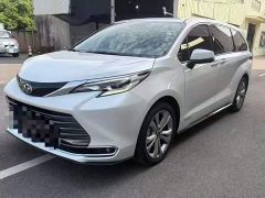 Toyota Sienna 2.5L Hybrid Premium Edition - ფოტო 1
