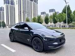 Tesla Model Y Long Range All-Wheel Drive - фото 1