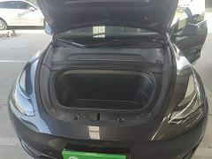 Tesla Model Y Rear-Wheel Drive - ფოტო 19