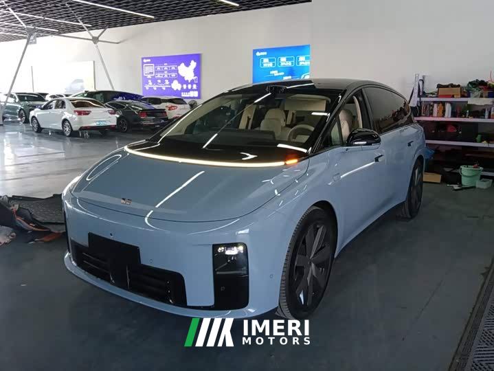 Li Auto i8 Standard Edition - ავტომობილი ჩინეთიდან
