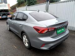 Ford Focus EcoBoost 180 Edition - фото 4