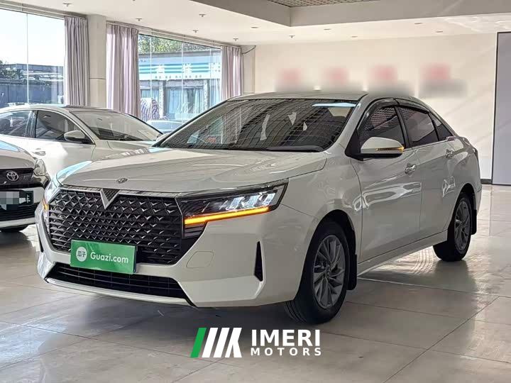 Venucia Eado PLUS 1.6L XL CVT Deluxe Edition
