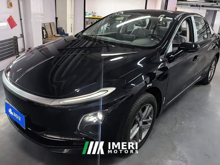 FAW Hongqi E-QM5 610km PLUS - автомобиль из Китая