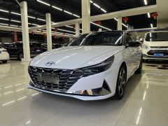 Hyundai Elantra 1.5L CVT Luxury - фото 1