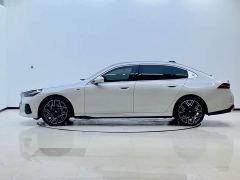 BMW 5 Series 530Li Luxury M Sport Package - фото 3