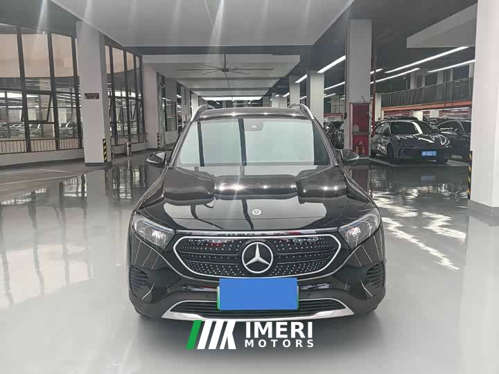 Mercedes-Benz EQB 260