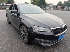 Skoda Superb TSI280 DSG Prestige - ფოტო 3
