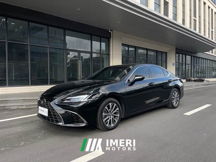 Lexus ES 300h Premium Edition - ავტომობილი ჩინეთიდან