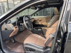 Lexus ES 300h Premium Edition - ფოტო 4