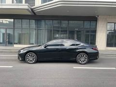 Lexus ES 300h Premium Edition - ფოტო 7