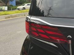 Toyota Alphard 2.4L Automatic - ფოტო 12